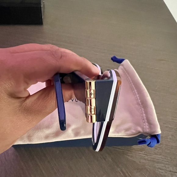 Louis Vuitton sunglasses - Picture 9 of 10